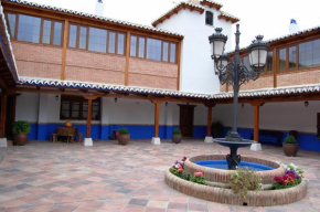 Отель Hotel El Cortijo de Daimiel  Даймьель